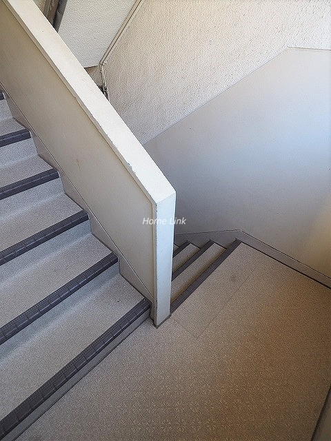 南ときわ台ローヤルコーポ エレベーターはございません