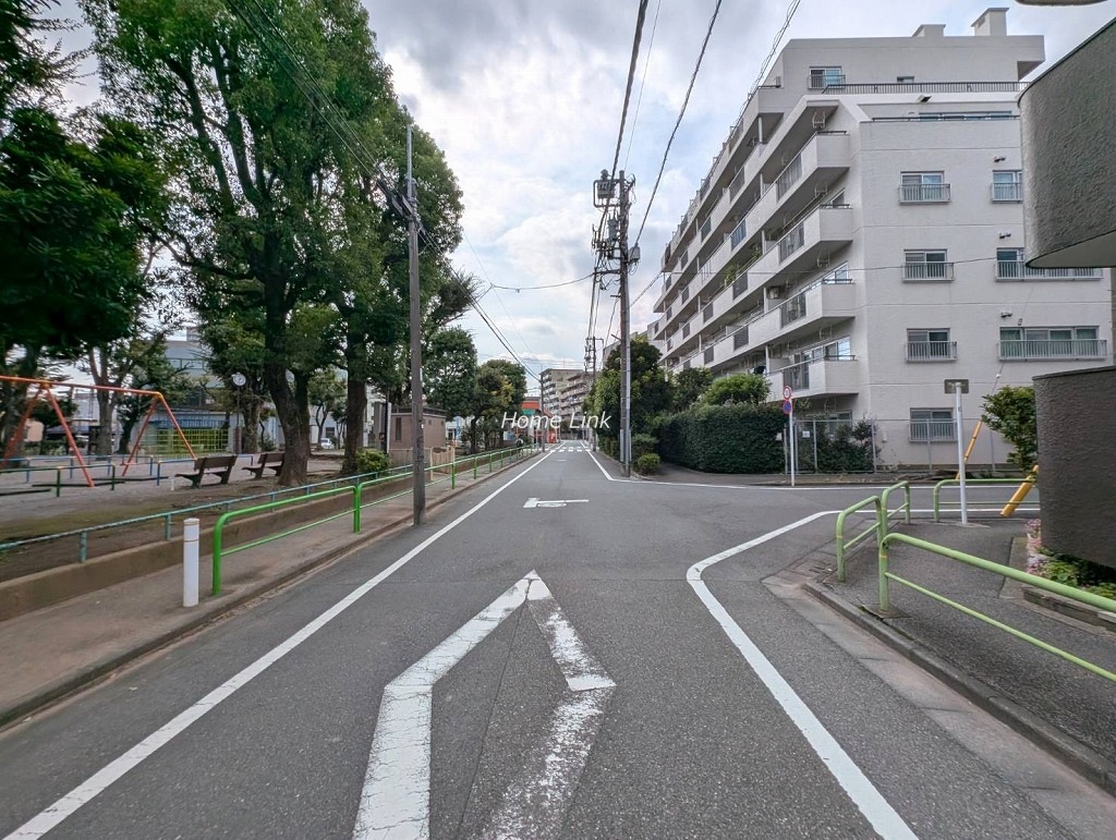 小豆沢ハイツ 南側 前面道路