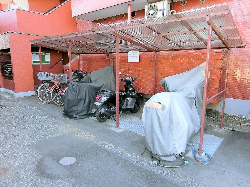 東久パレス赤塚 バイク置き場