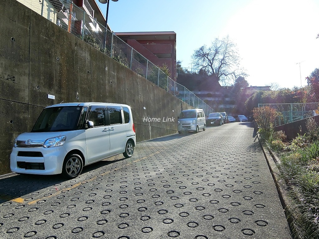 東久パレス赤塚 北西側 駐車場出入口