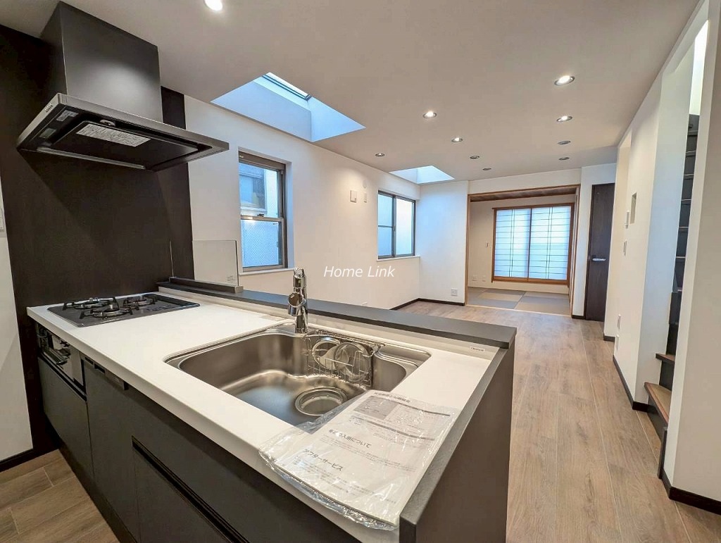 東新町2丁目 中古戸建 2階 キッチンから開放的な眺め