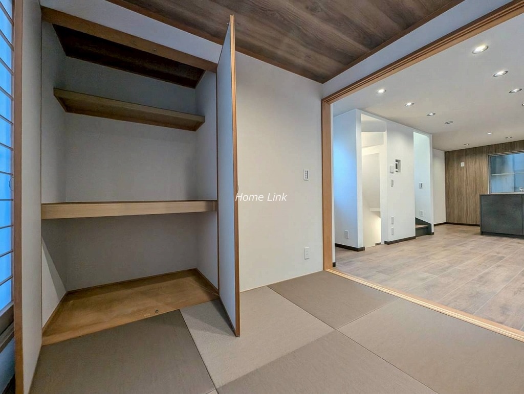 東新町2丁目 中古戸建 2階 和室押入れ