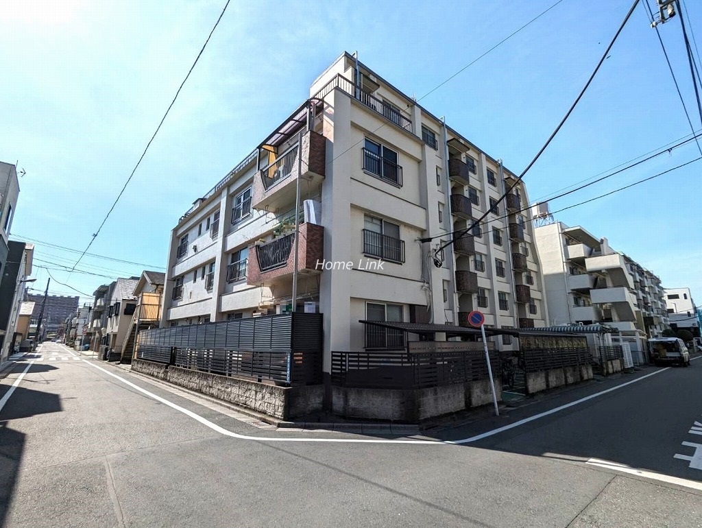 第1高島平マイコーポ　角地に立地