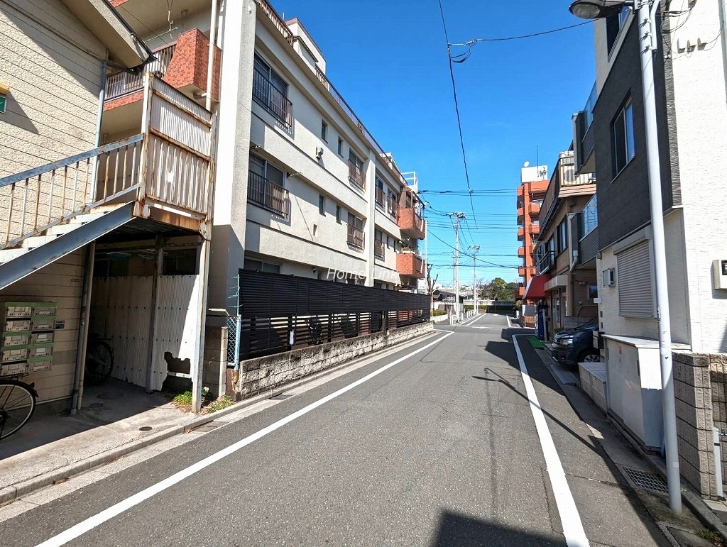 第1高島平マイコーポ　東側 前面道路