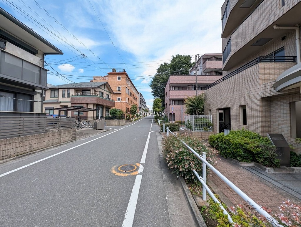 ハウス城北中央公園　北側 前面道路