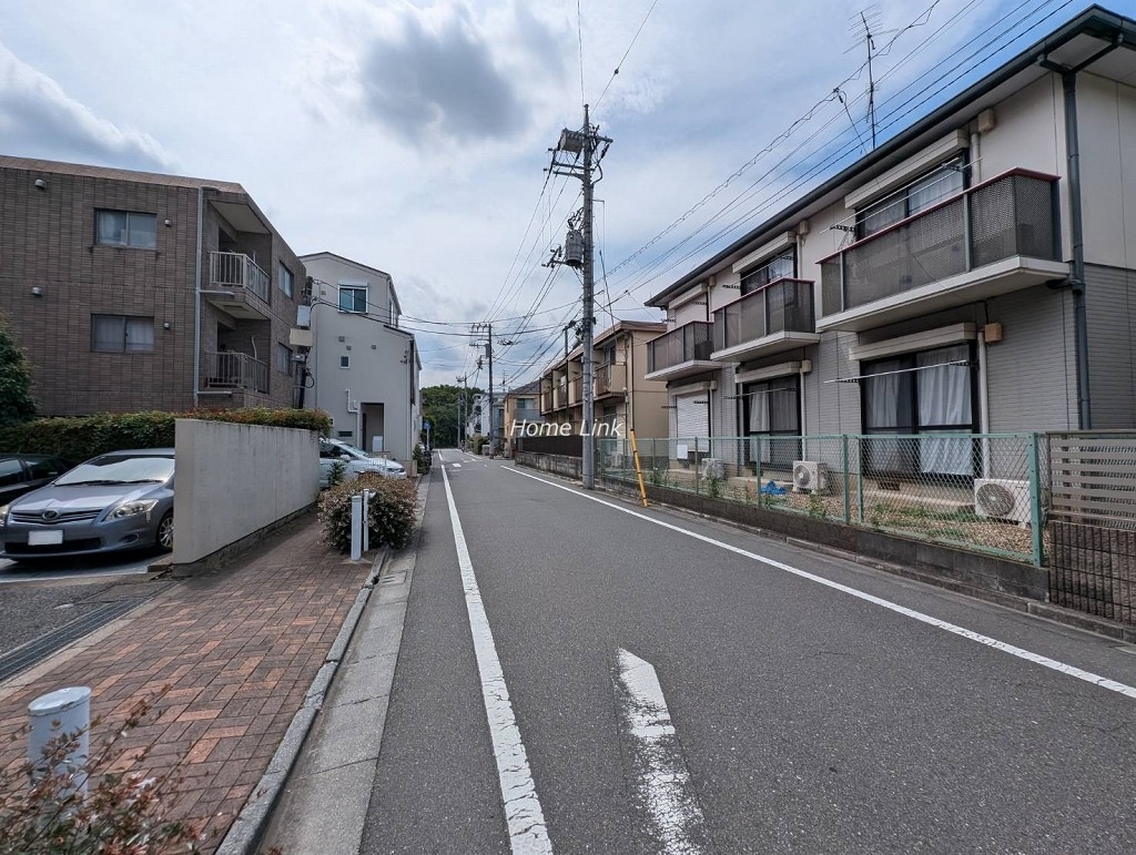 ハウス城北中央公園　北側 前面道路