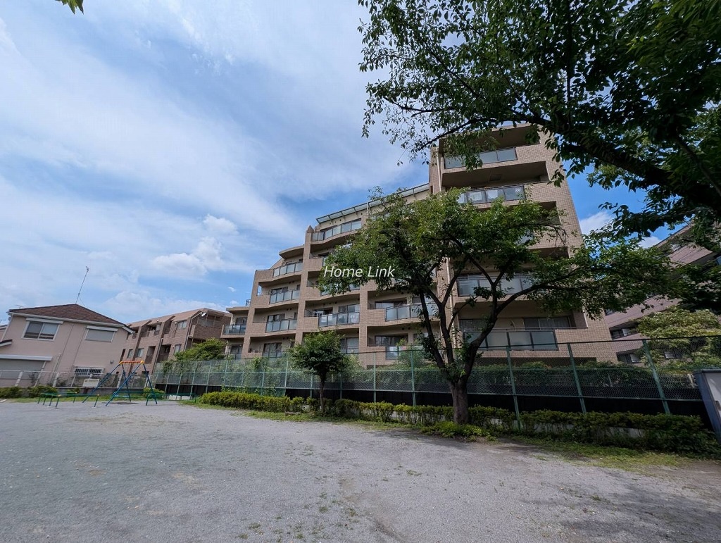 ハウス城北中央公園　南側からの外観