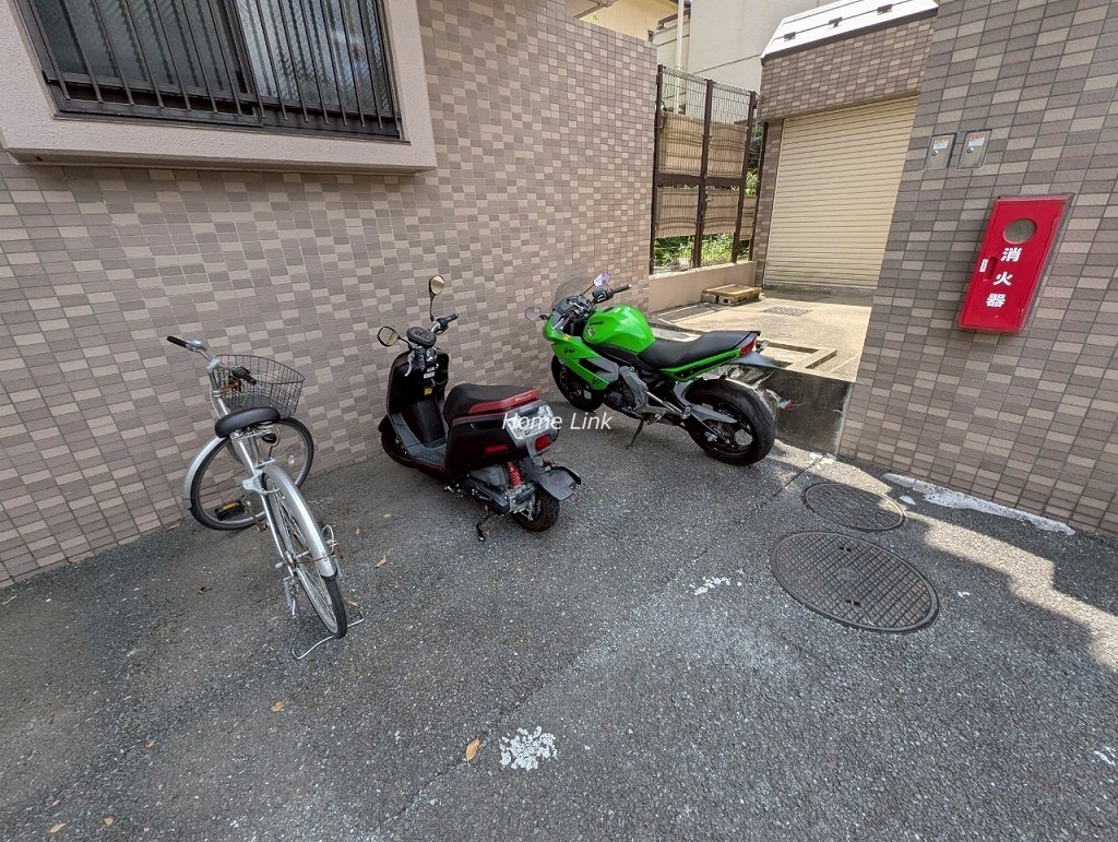 レクセルマンション板橋徳丸　バイク置き場