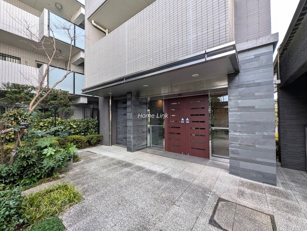 レクセル大宮 エントランス前