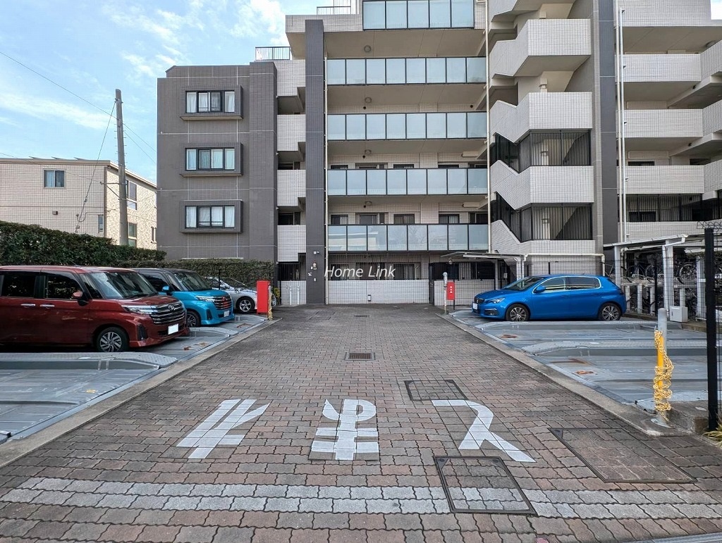 レクセル大宮 駐車場