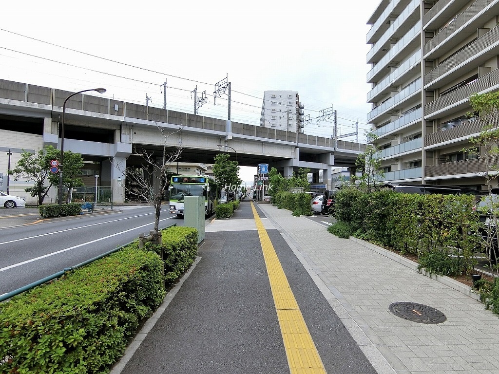 イニシア板橋浮間公園 南側 前面道路