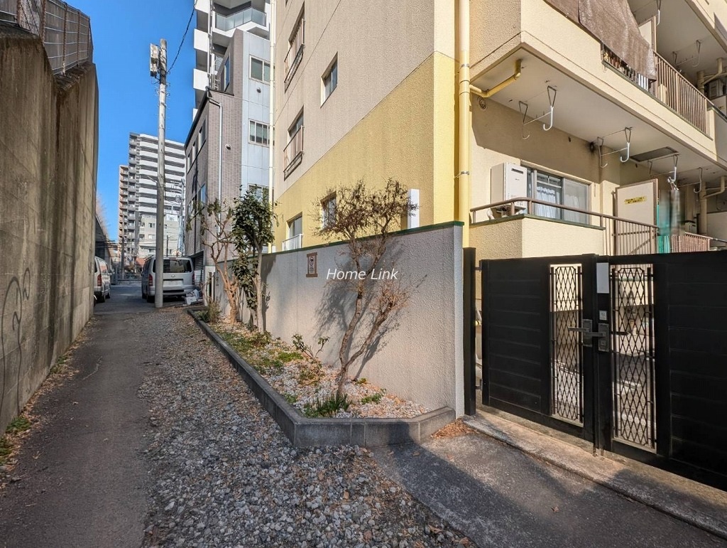 サンハイツ金井町　駐輪場出入口