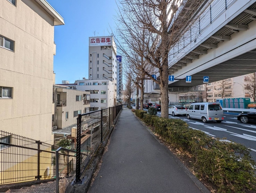 サンハイツ金井町　西側 山手通り沿い歩道