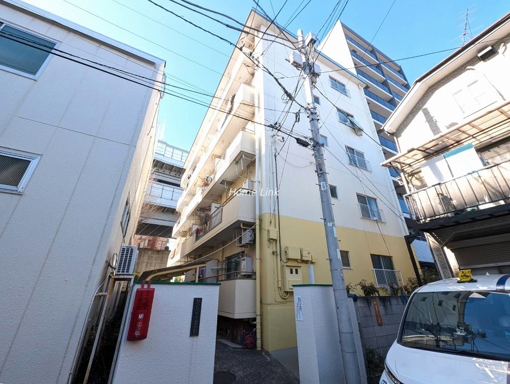 サンハイツ金井町　エントランス前