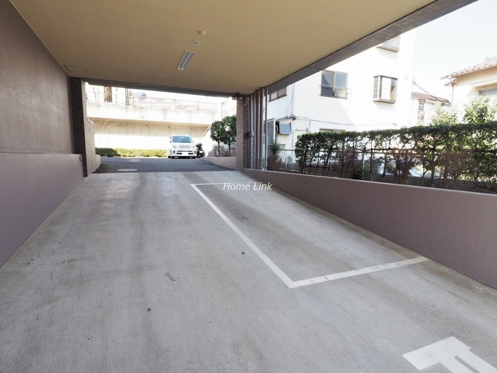 レーベンハイム赤塚公園参番館　駐車場