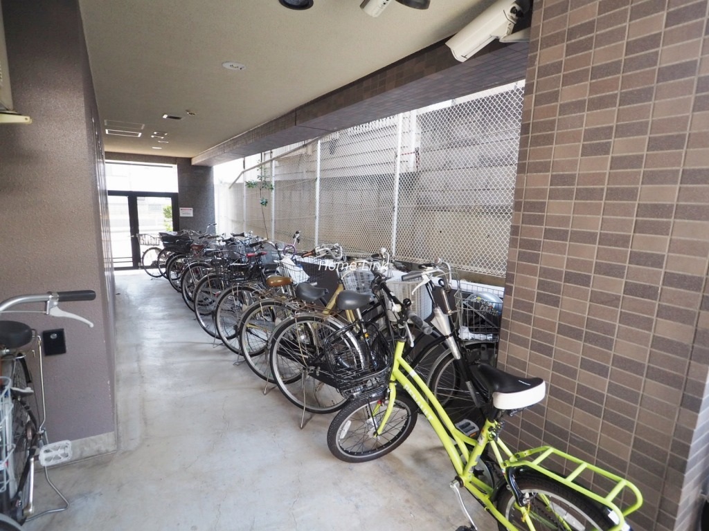 レーベンハイム赤塚公園参番館　駐輪場