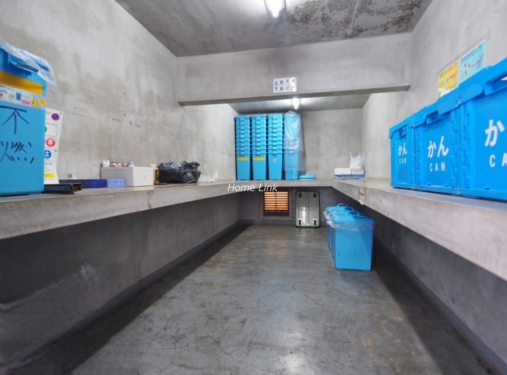 レーベンハイム赤塚公園参番館　ゴミ置き場