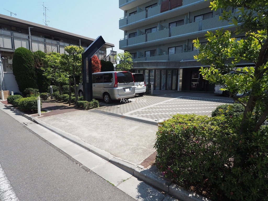 菱和パレス小竹向原 エントランス前