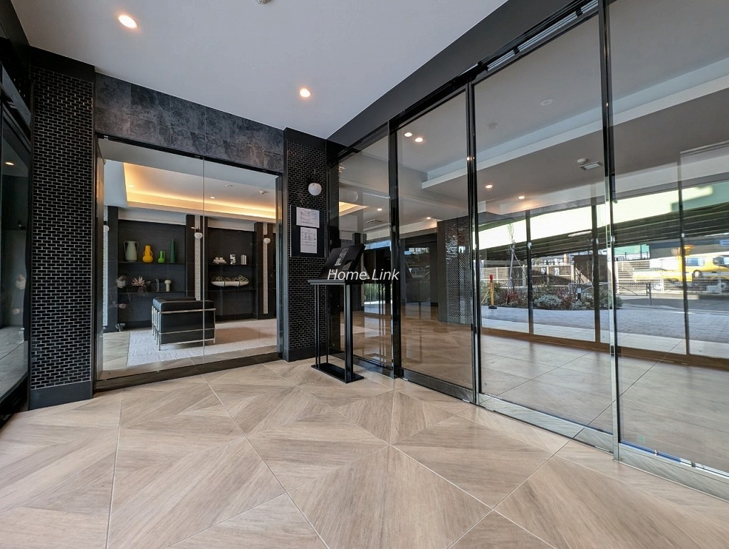 クレヴィスタ浮間舟渡　エントランスホール