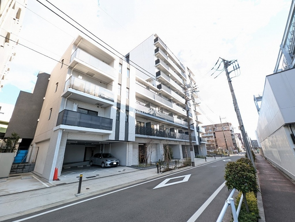 クレヴィスタ浮間舟渡　西側 前面道路