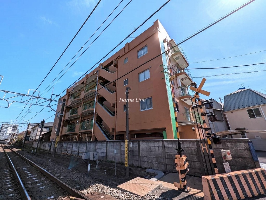 グリーン赤塚　東武東上線沿いに立地