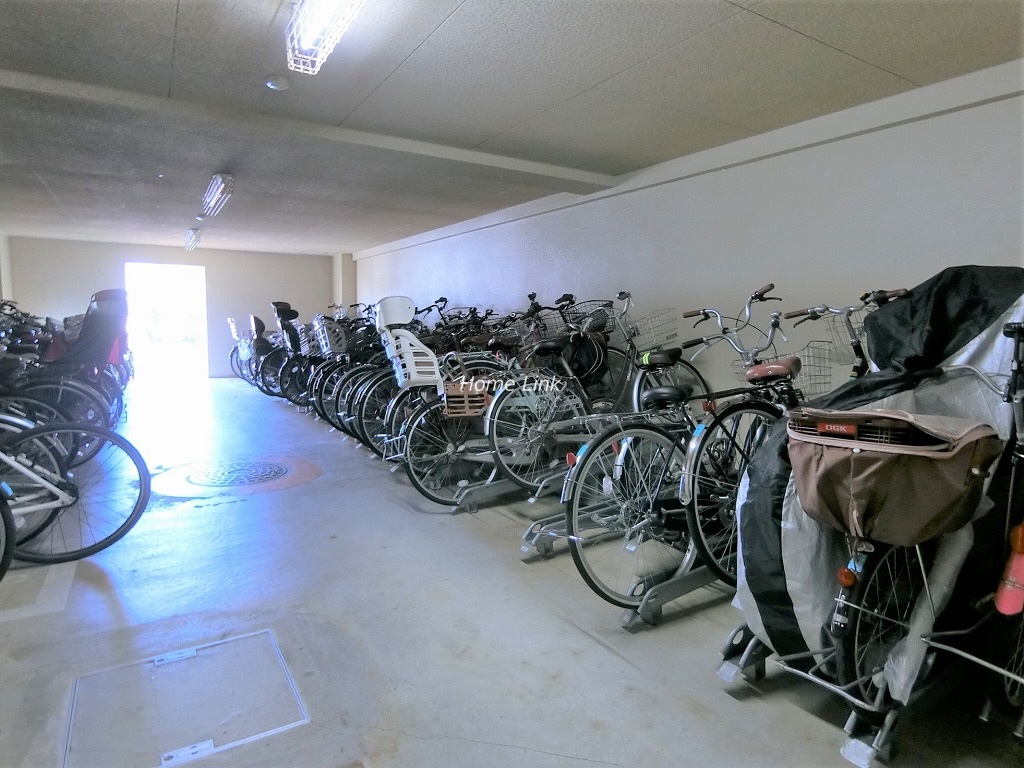 ベルハイム小竹向原 駐輪場