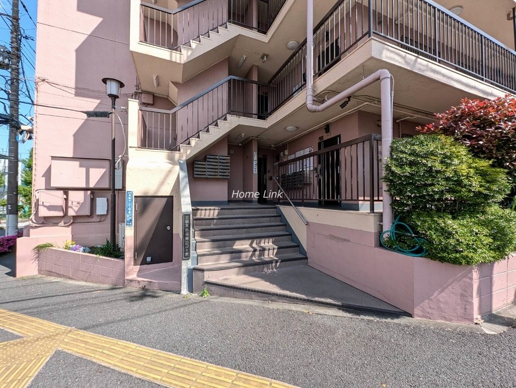 三田高島平第二コーポ　エントランス前