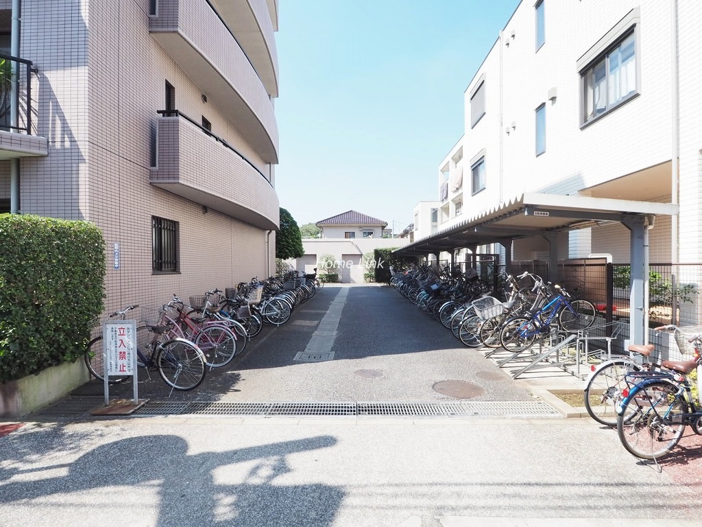 モア・クレスト小竹向原 駐輪場出入口