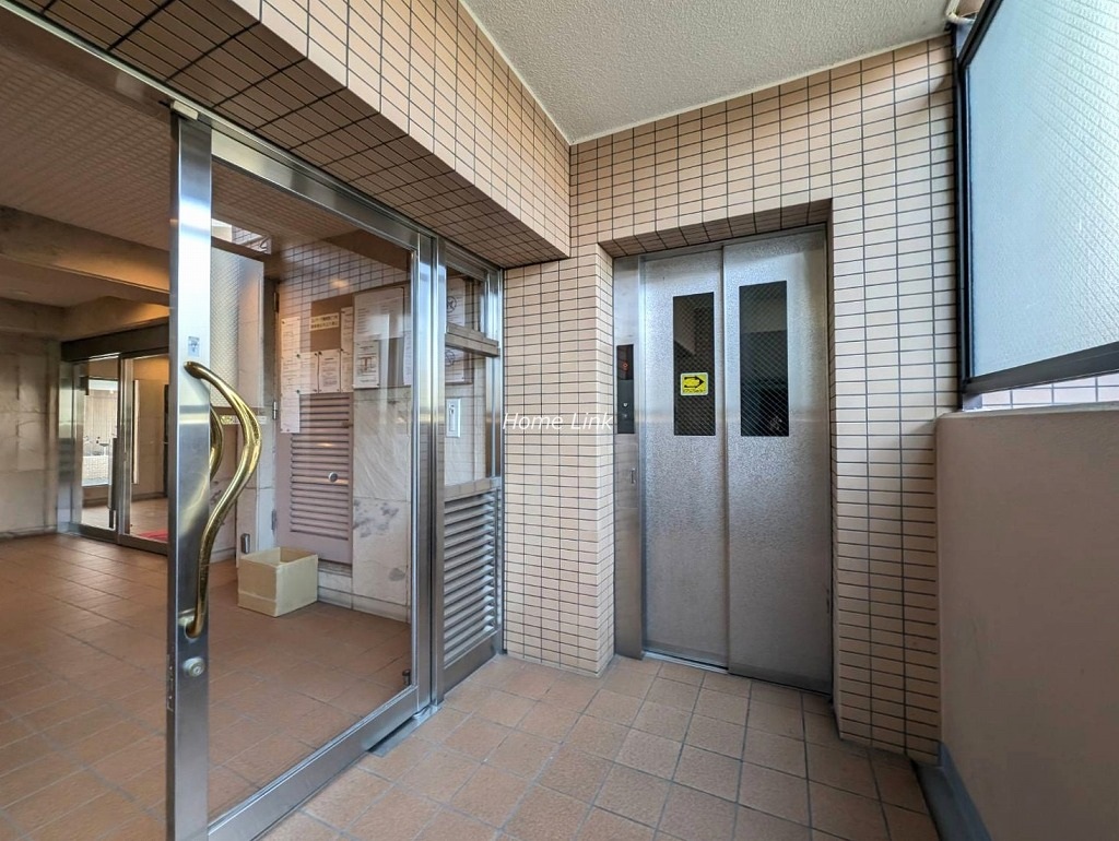 ライオンズマンション上戸田　エレベーターホール