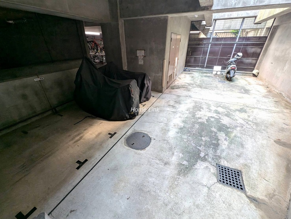 ライオンズマンション板橋徳丸　バイク置き場