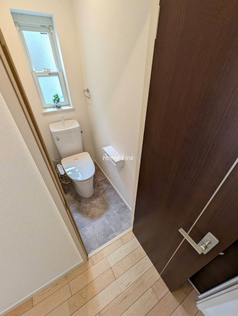 東新町2丁目　中古戸建　2階 トイレへ