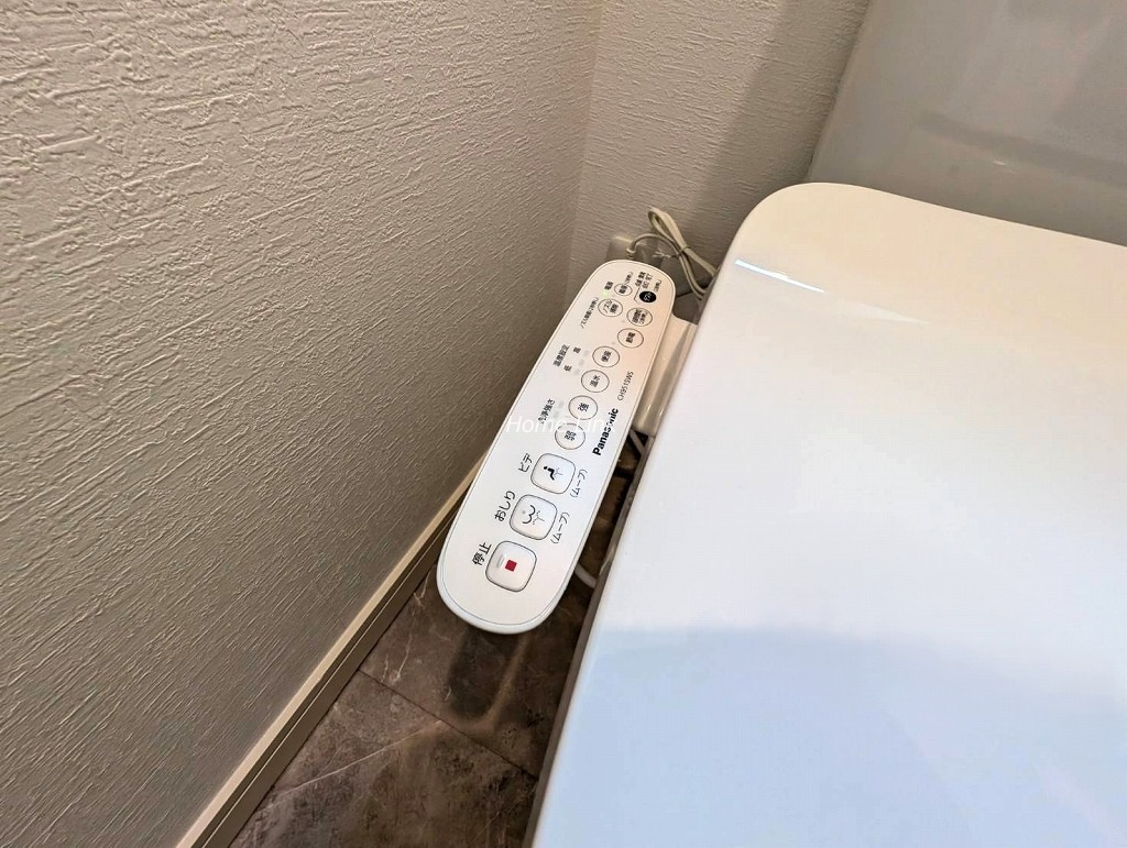 東新町2丁目　中古戸建　2階 洗浄機能付きトイレ