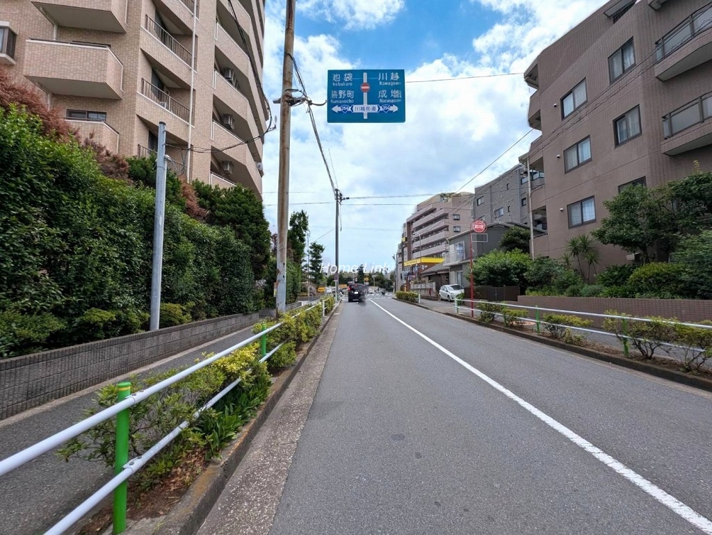 クリオ上板橋弐番館　西側 前面道路歩道