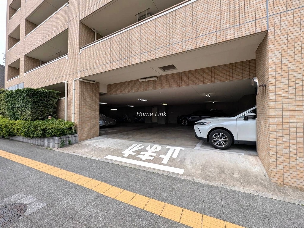 クリオ上板橋弐番館　駐車場出入口