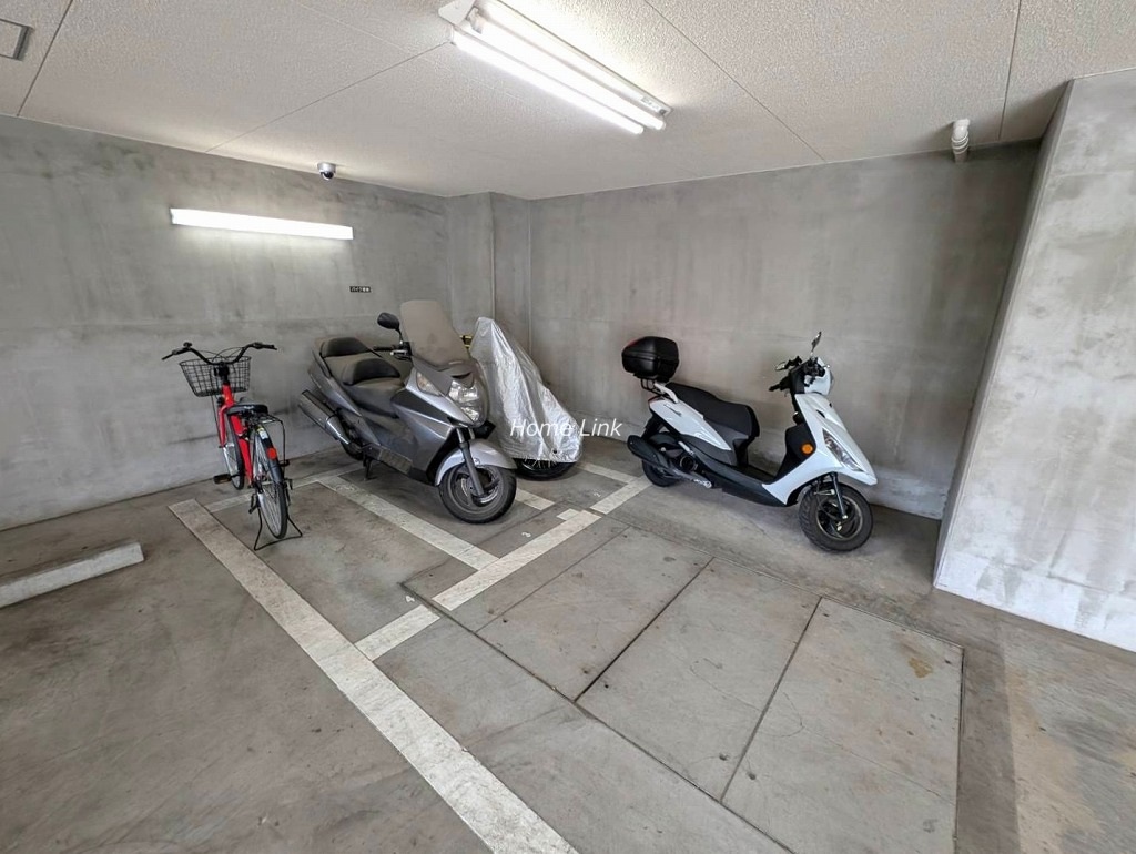 クリオ上板橋弐番館　バイク置き場