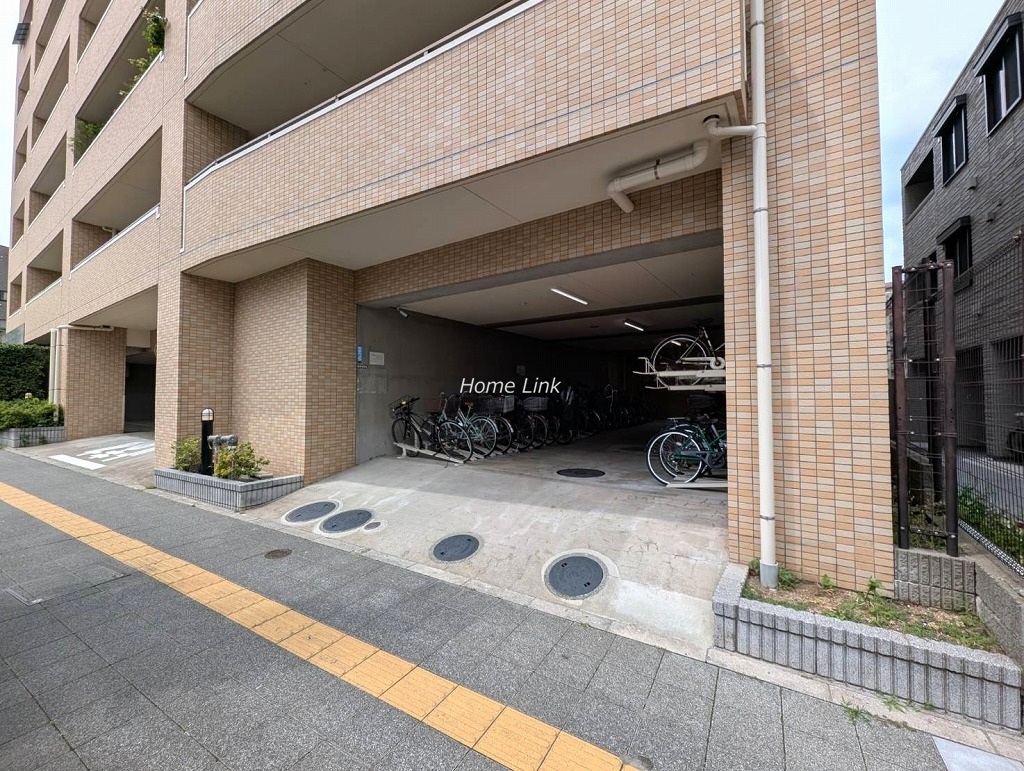 クリオ上板橋弐番館　駐輪場出入口