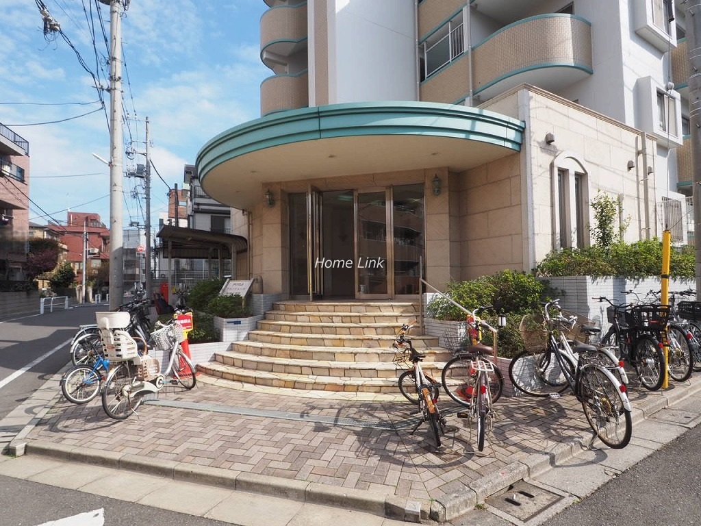 ダイアパレスグランデューロ板橋壱番館　エントランス前