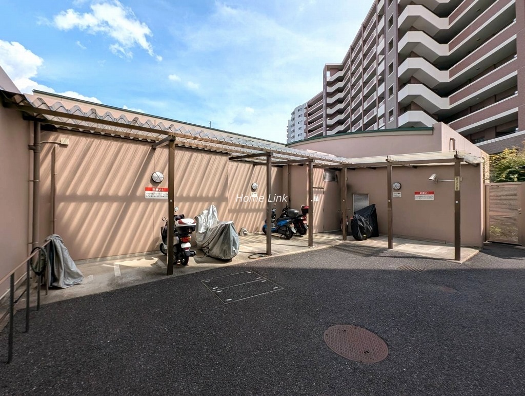 パークスクエア川口　バイク置き場