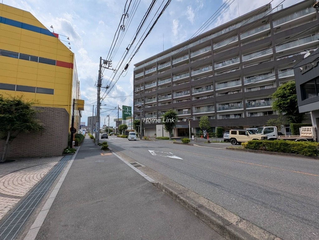 パークスクエア川口　前面道路