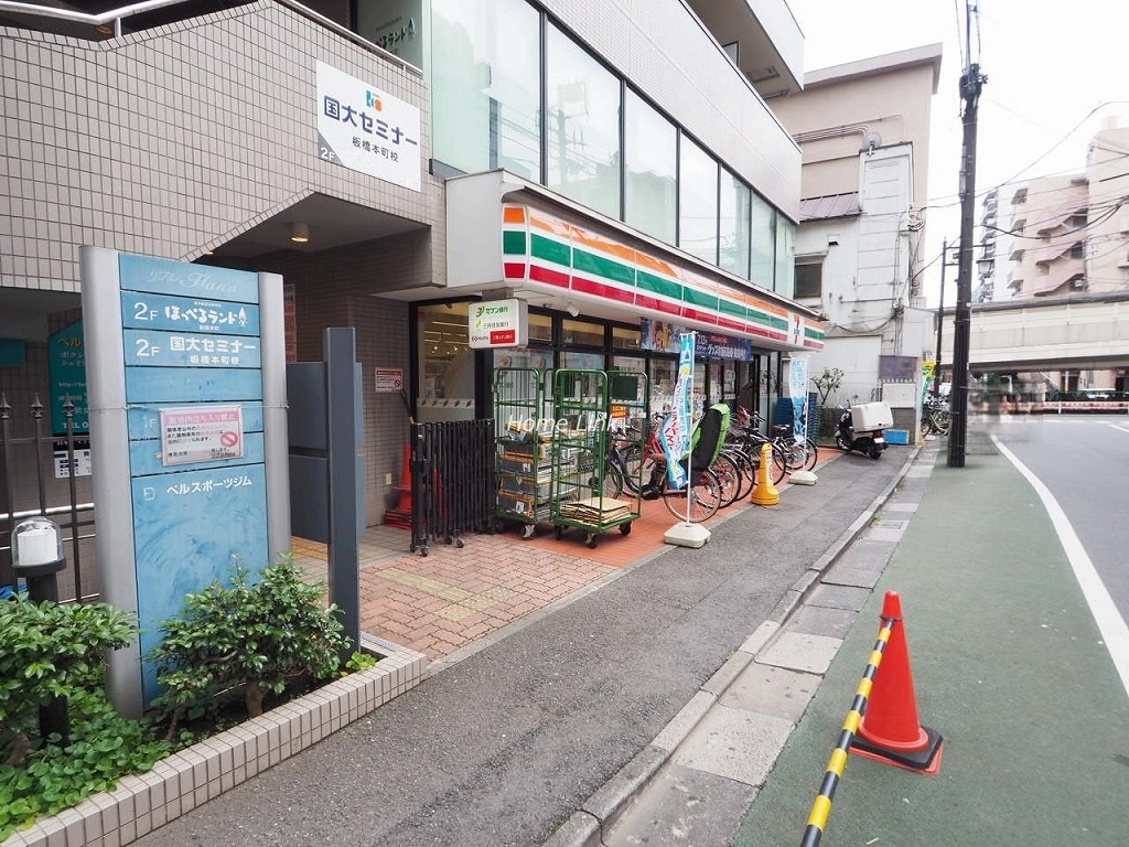 リプルHana 西側 前面道路