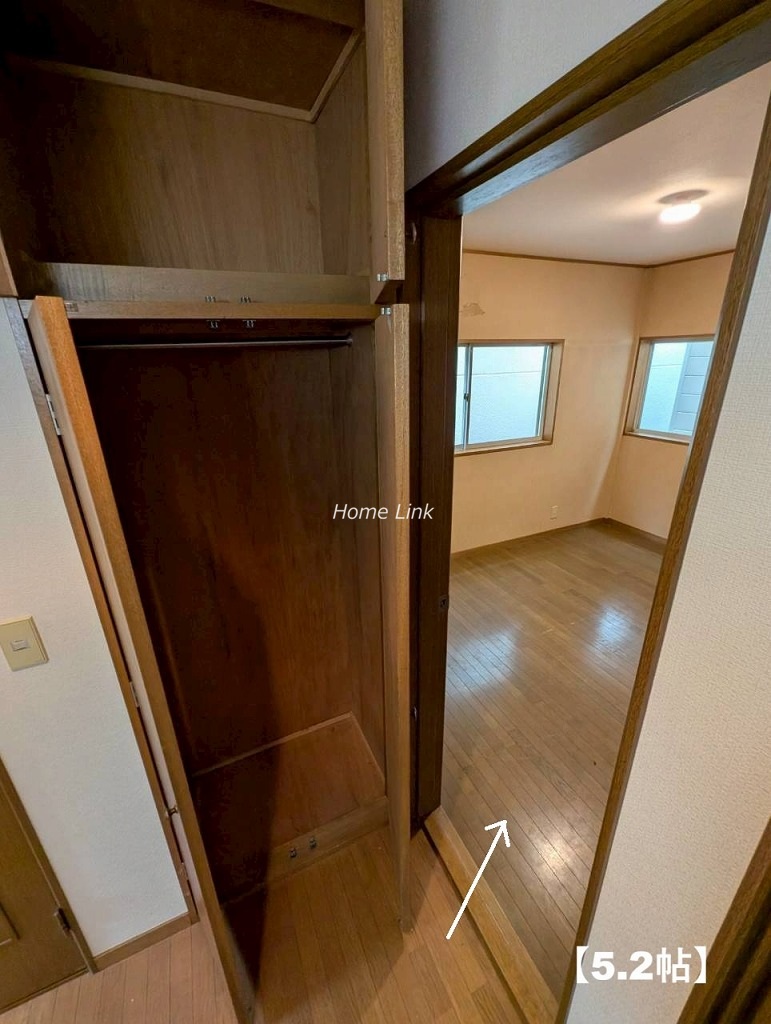 中台2丁目　中古戸建　2階 洋室5.2帖へ