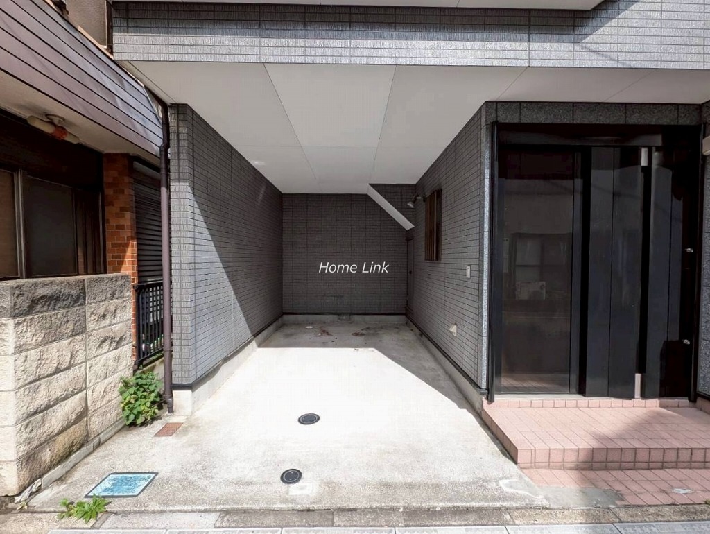東坂下1丁目　中古戸建　ビルトイン車庫