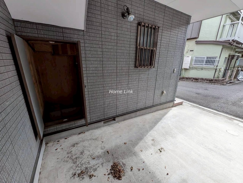 東坂下1丁目　中古戸建　車庫 収納