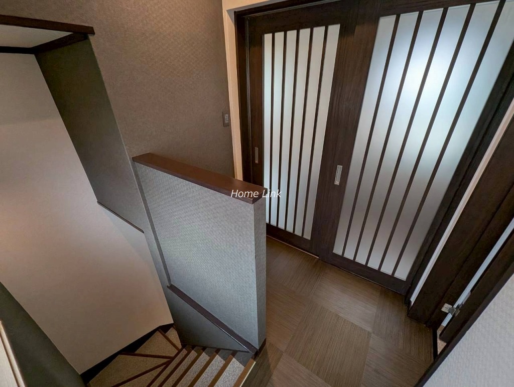 東坂下1丁目　中古戸建　2階 リビングへ