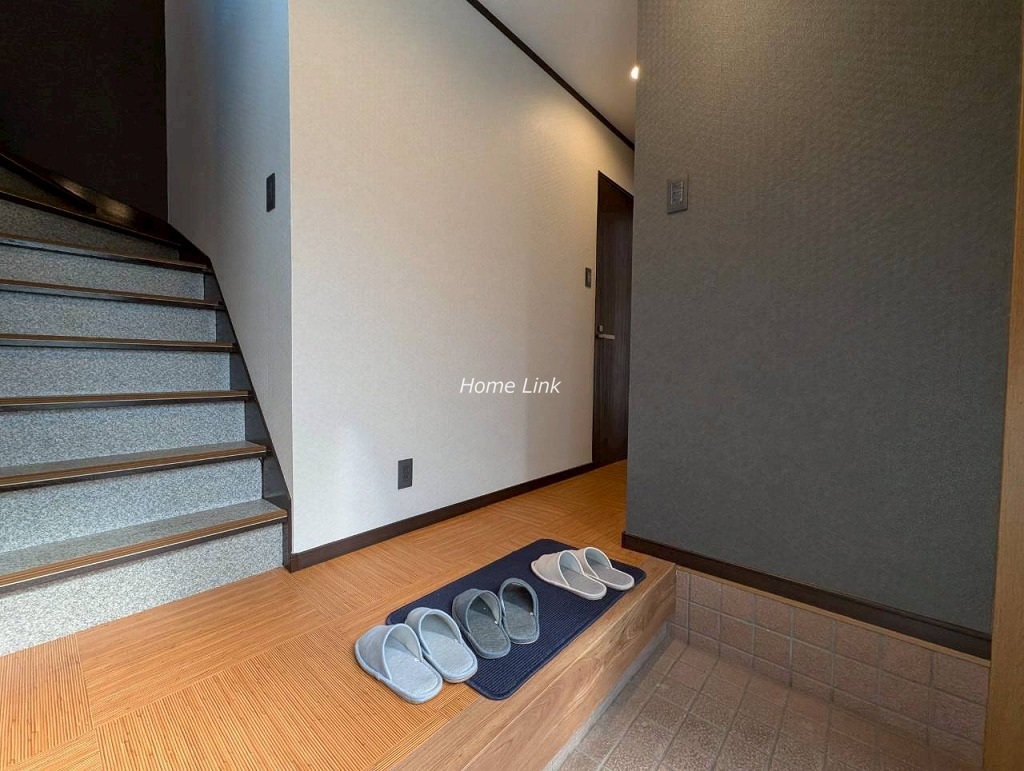 東坂下1丁目　中古戸建　玄関