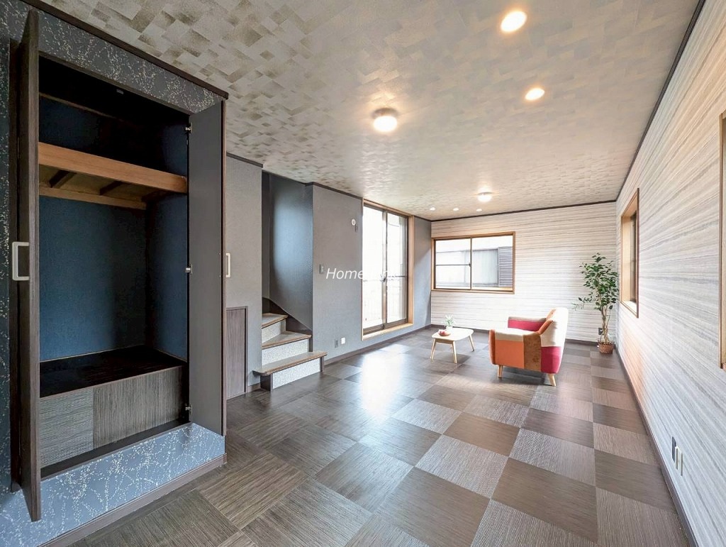 東坂下1丁目　中古戸建　リビングダイニング