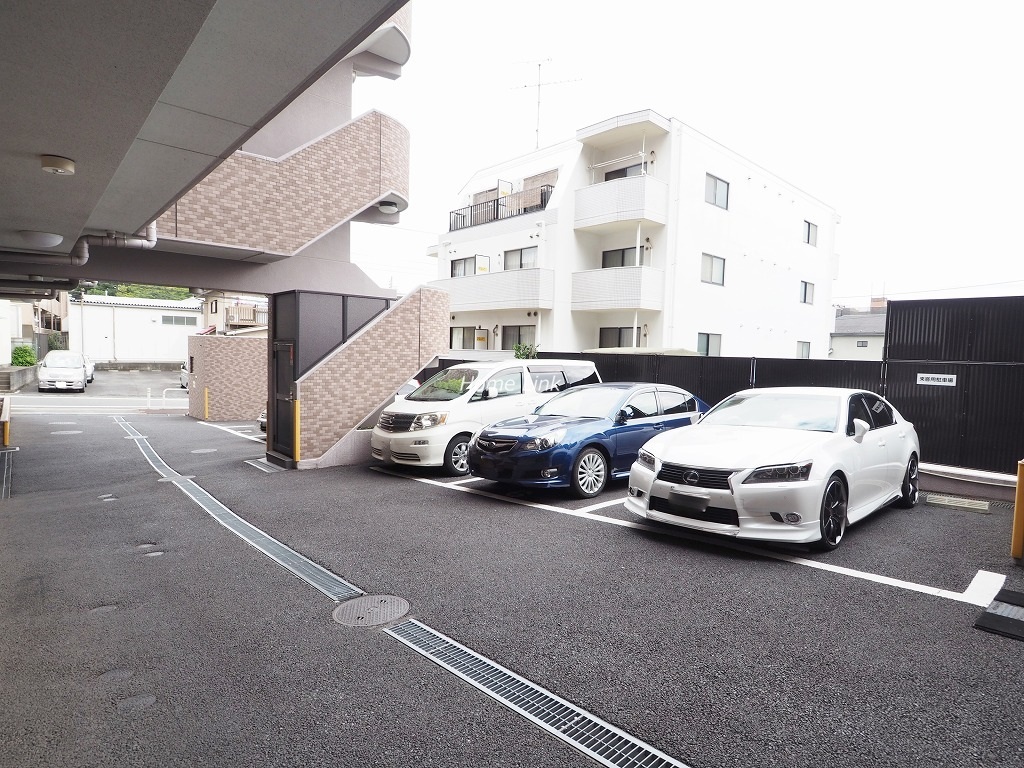 ライオンズマンション赤塚公園　駐車場