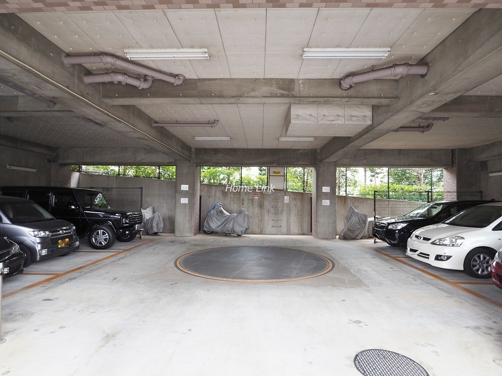 ライオンズマンション赤塚公園　駐車場