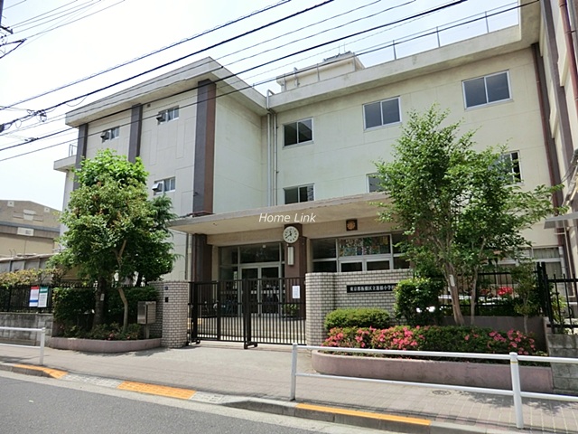 新蓮根団地14号棟周辺環境　蓮根小学校