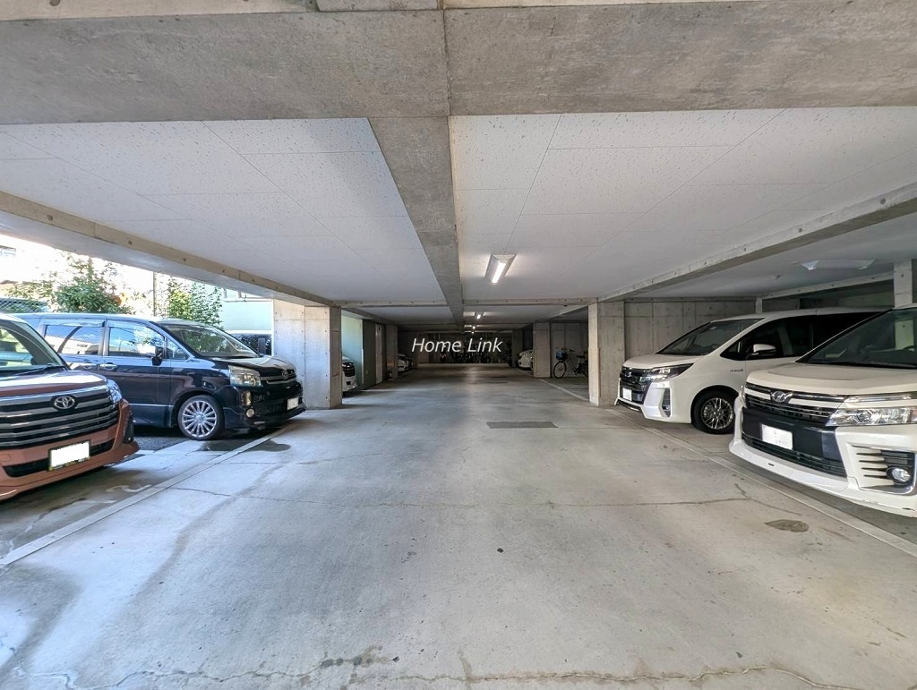 アルファスクエア川口グランデ　駐車場